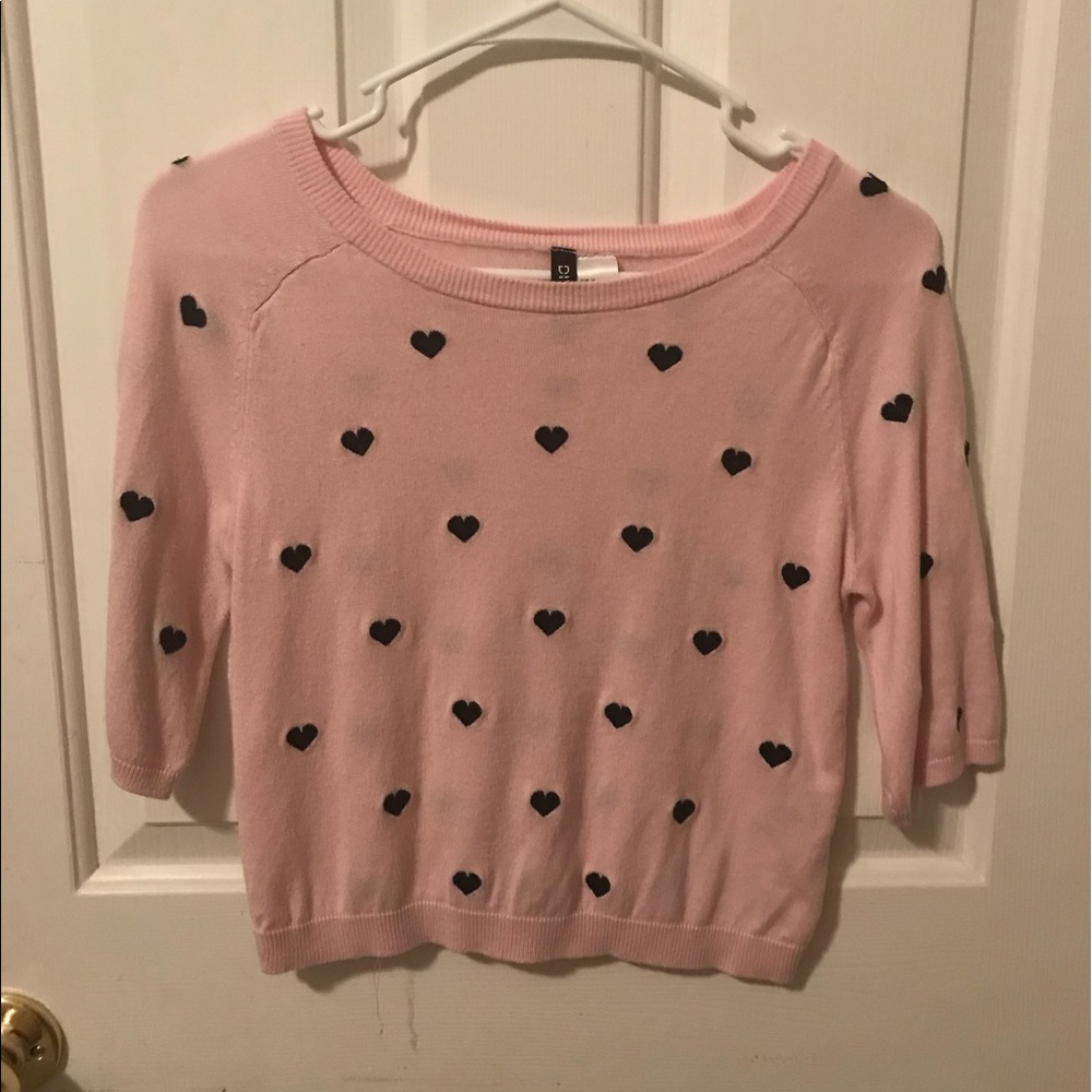 H&M pink sweater with black hearts